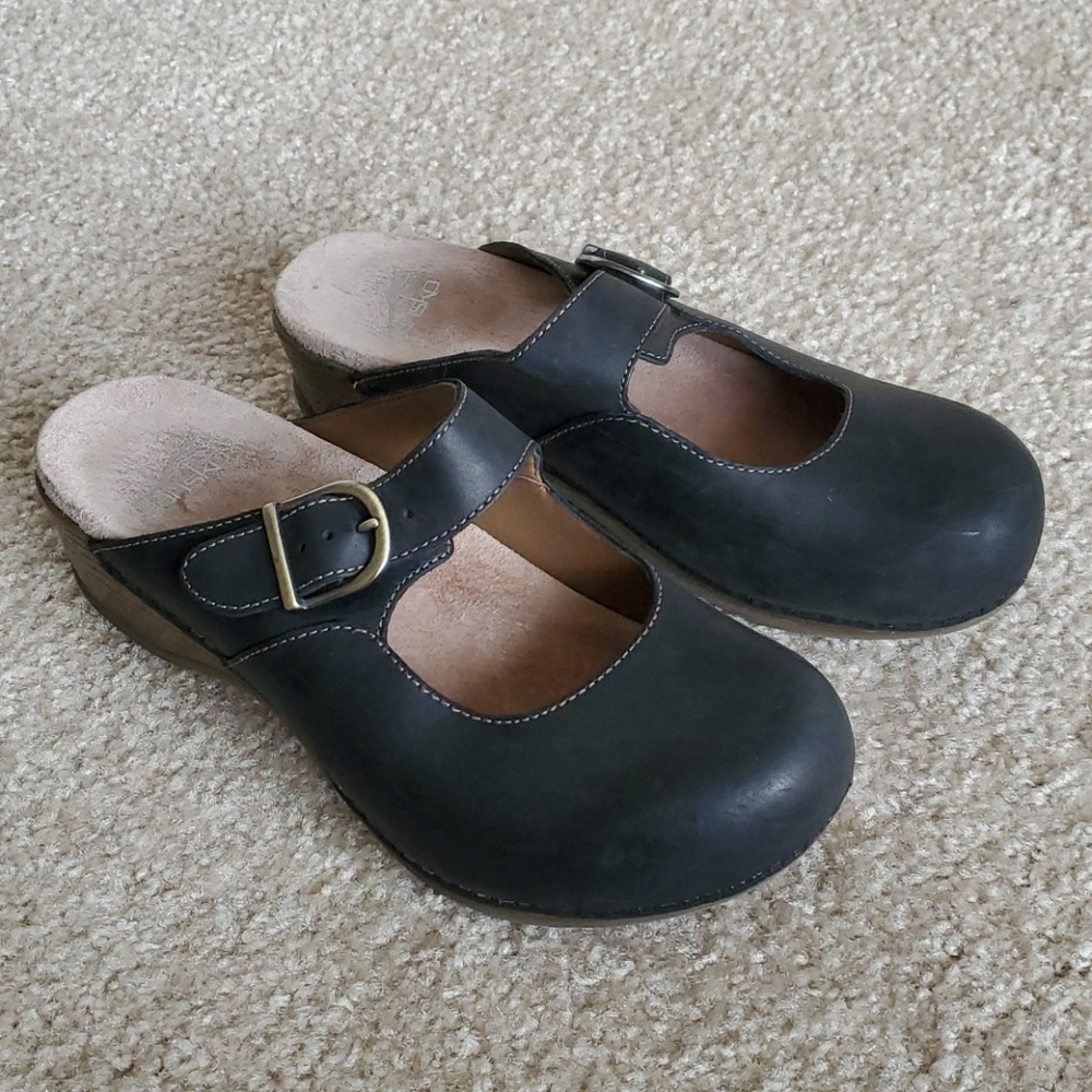 Dansko black oiled leather slip on mary jane clogs size 39
